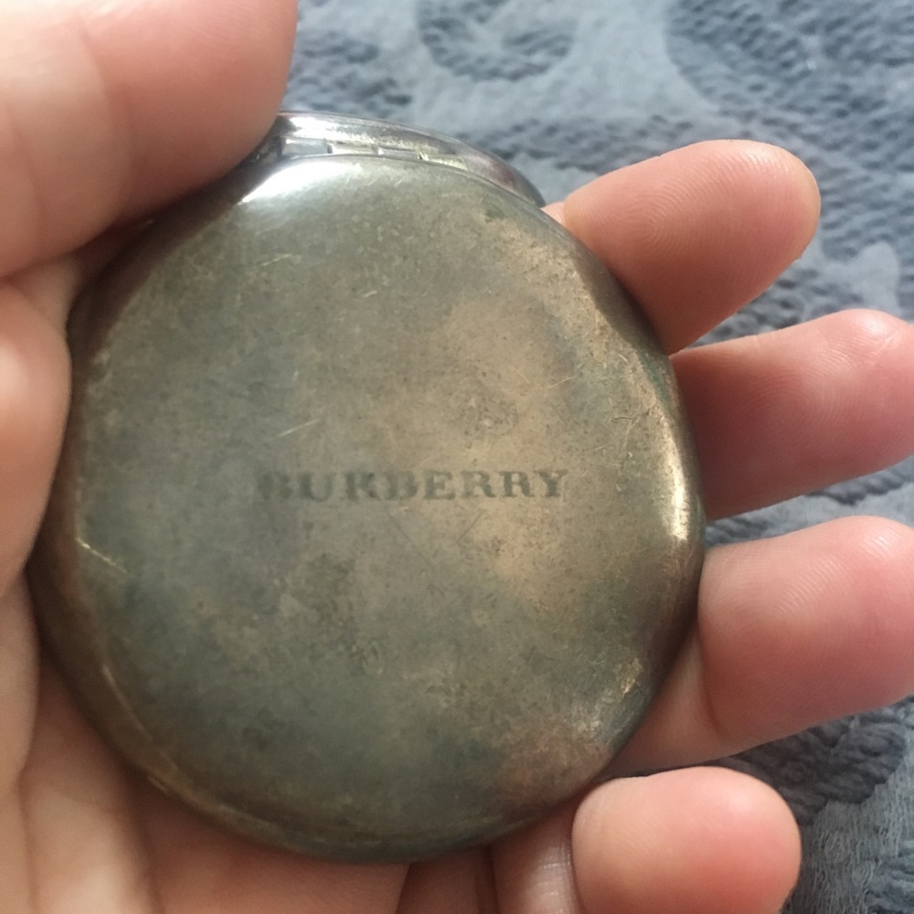🌹Burberry pocket compact mirror. 🌹